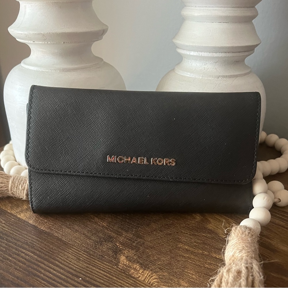 Michael kors black wallet